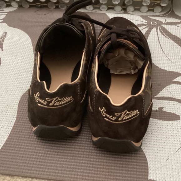 Louis Vuitton Men’s Energie Sneaker Brown Leather LV size 9 - Picture 3 of 11